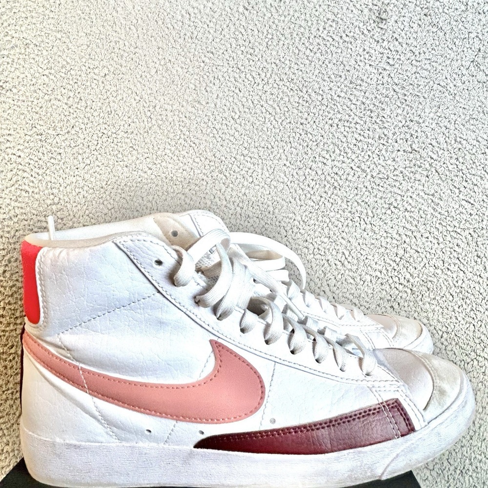 Nike Blazer Mid '77 Women's US 9 White/Red Stardust Retro Leather Sneaker Shoes